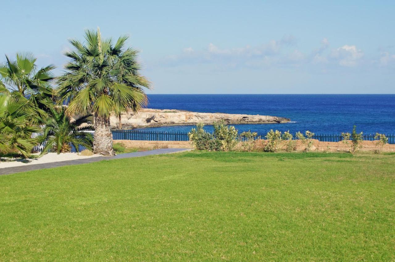 Lucile - Coralli Beachfront Apartment باراليمني المظهر الخارجي الصورة