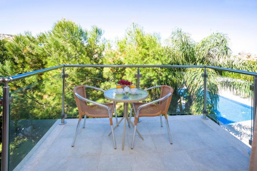 Lucile - Coralli Beachfront Apartment باراليمني المظهر الخارجي الصورة