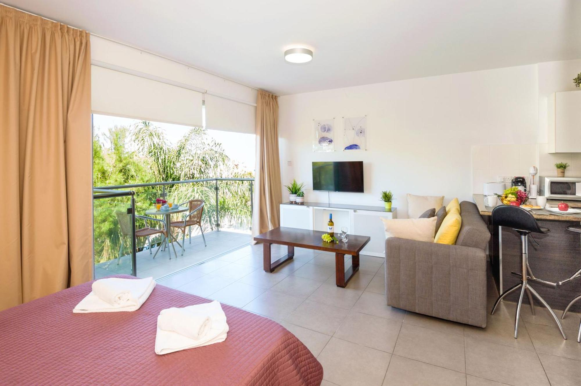 Lucile - Coralli Beachfront Apartment باراليمني المظهر الخارجي الصورة
