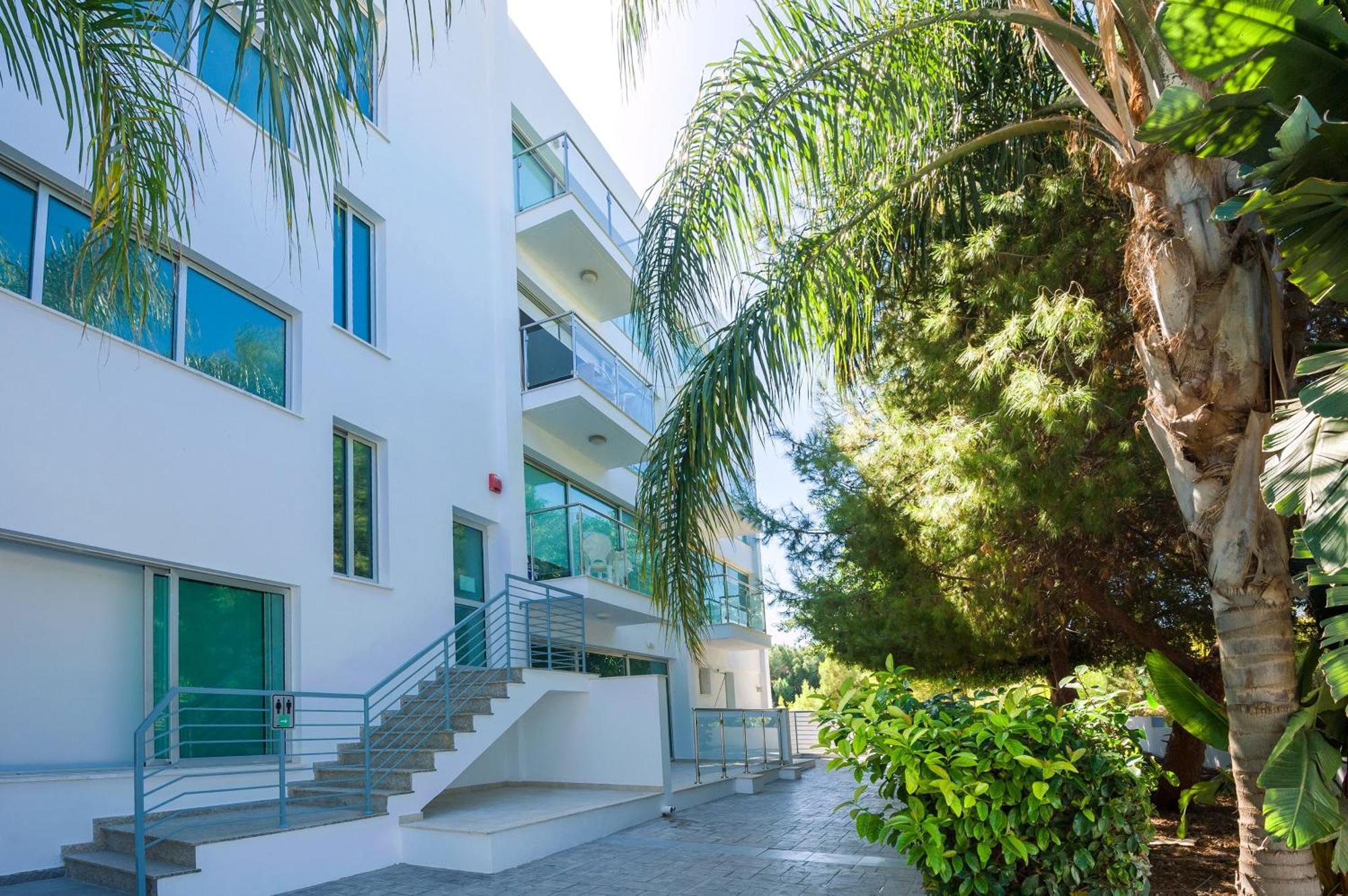 Lucile - Coralli Beachfront Apartment باراليمني المظهر الخارجي الصورة